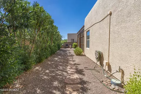 Exterior - 1508 E Painted Colt Loop, Tucson, AZ 85719 photo 3 of 13