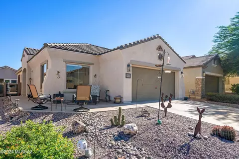 479 W Calle Moncayo, Sahuarita, AZ 85629