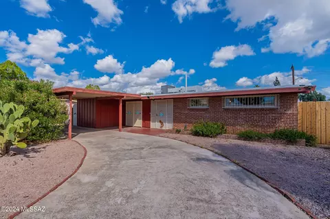 7417 E Beverly Dr, Tucson, AZ 85710