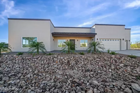 5639 W Desert Falcon Ln, Tucson, AZ 85742