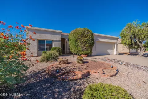 1430 N Bank Swallow Rd, Green Valley, AZ 85614