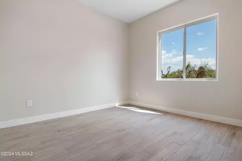 Bedroom - 13609 E Garigans Gulch, Vail, AZ 85641 photo 6 of 11