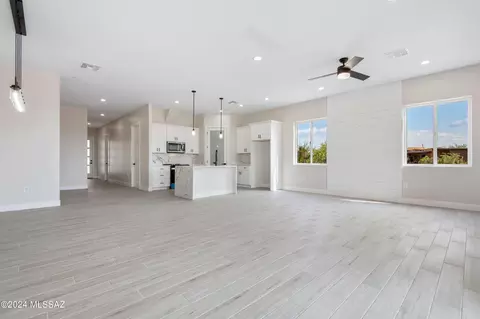 Living - 13609 E Garigans Gulch, Vail, AZ 85641 photo 3 of 5