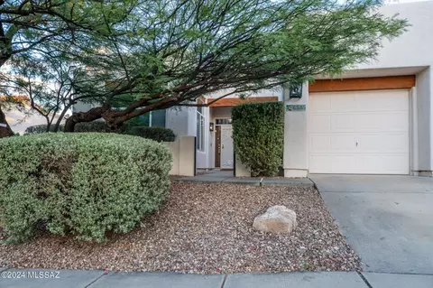 6585 N Shadow Run Dr, Tucson, AZ 85704