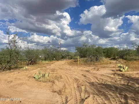 8150 S Cover View Rd, Tucson, AZ 85736