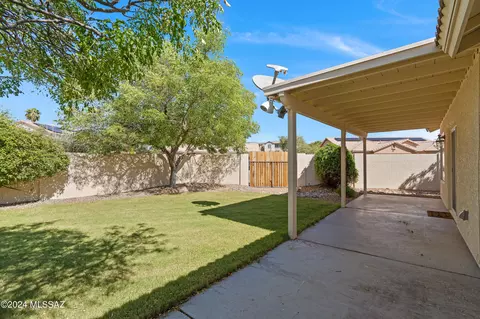 Exterior - 9325 E Carmel Dr, Tucson, AZ 85747 photo 2 of 10