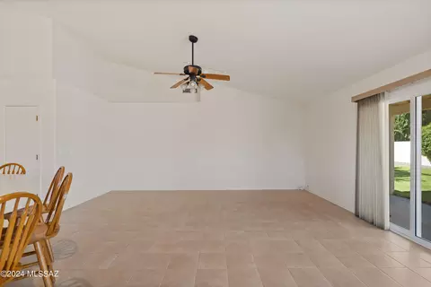 Living - 9325 E Carmel Dr, Tucson, AZ 85747 photo 4 of 5