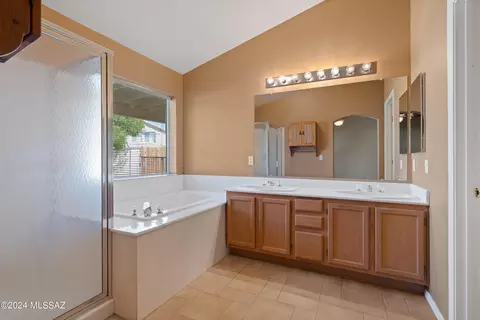 Bath - 9325 E Carmel Dr, Tucson, AZ 85747 photo 1 of 3