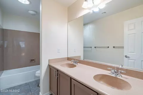 Bath - 10394 E Painted Turtle Ln, Tucson, AZ 85747 photo 2 of 3