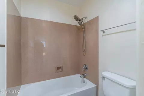Bath - 10394 E Painted Turtle Ln, Tucson, AZ 85747 photo 3 of 3