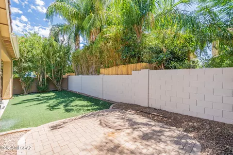 Exterior - 10394 E Painted Turtle Ln, Tucson, AZ 85747 photo 9 of 10