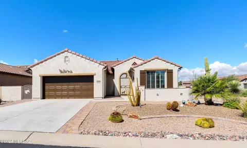 1695 N Dry Springs Dr, Green Valley, AZ 85614