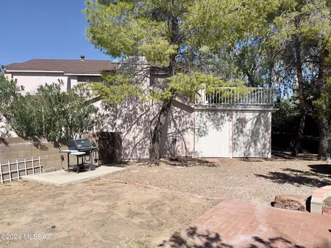 Exterior - 9889 E Sabrena Ln, Tucson, AZ 85748 photo 7 of 9