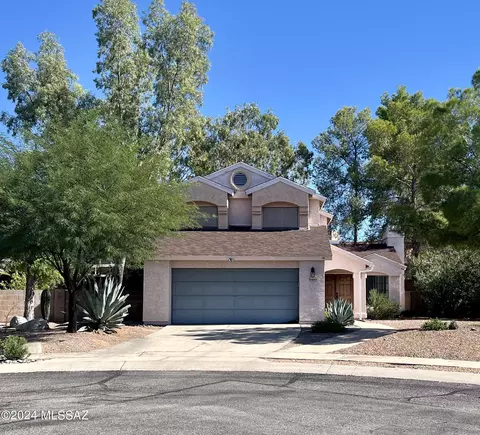 Exterior - 9889 E Sabrena Ln, Tucson, AZ 85748 photo 2 of 9