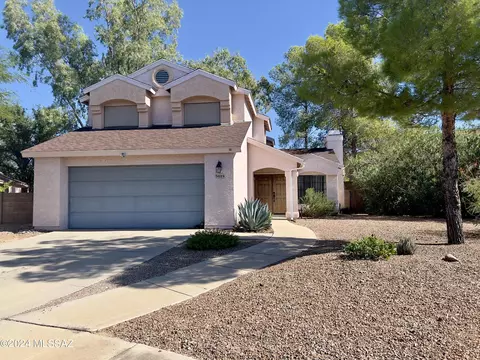 9889 E Sabrena Ln, Tucson, AZ 85748