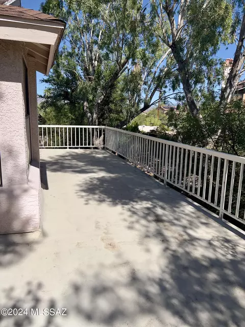 Exterior - 9889 E Sabrena Ln, Tucson, AZ 85748 photo 3 of 9