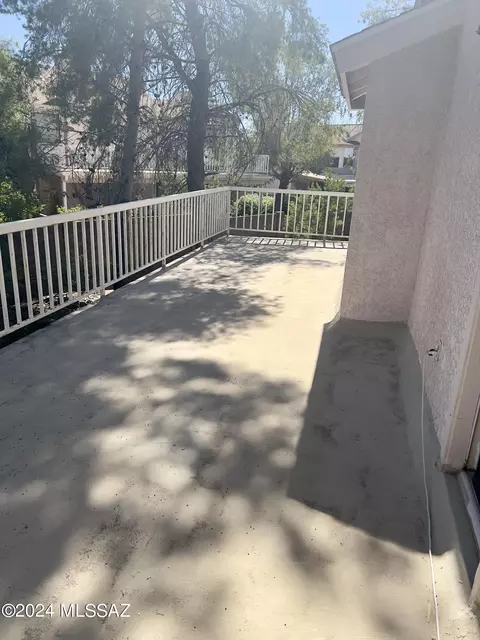 Exterior - 9889 E Sabrena Ln, Tucson, AZ 85748 photo 4 of 9