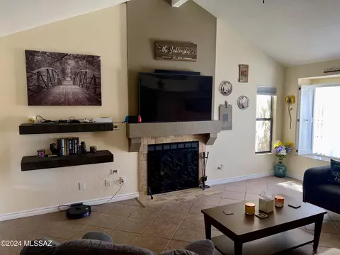 Living - 9889 E Sabrena Ln, Tucson, AZ 85748 photo 1 of 1
