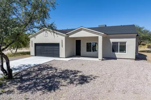 402 Sykes Cir, Rio Rico, AZ 85648