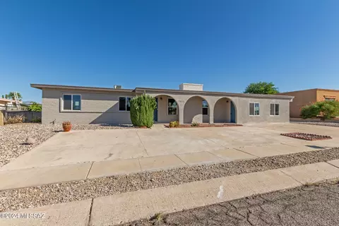 9811 E Sellarole Rd, Tucson, AZ 85730