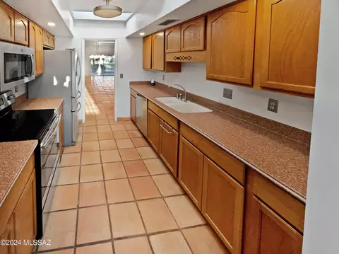 Kitchen - 1621 Va Encanto, Tucson, AZ 85715 photo 2 of 2