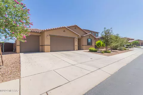 12080 N Goldenview Ln, Marana, AZ 85653