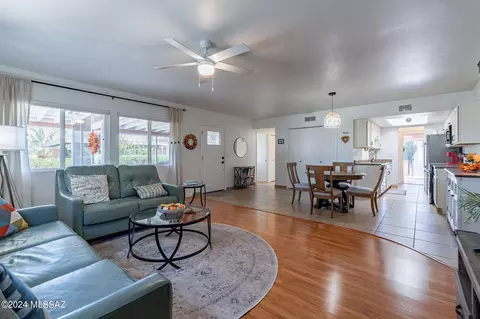 244 N Calle Del Diablo, Green Valley, AZ 85614