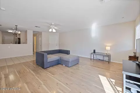 7058 Mitchell Flyer Rd, Tucson, AZ 85730 photo 5