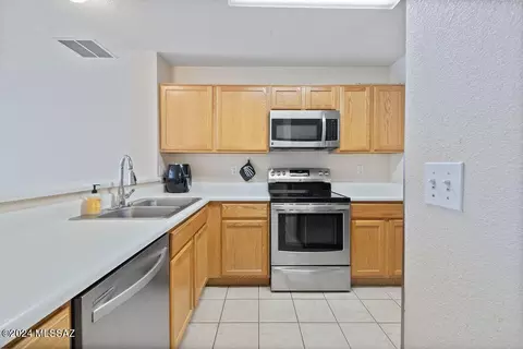 7058 Mitchell Flyer Rd, Tucson, AZ 85730 photo 9
