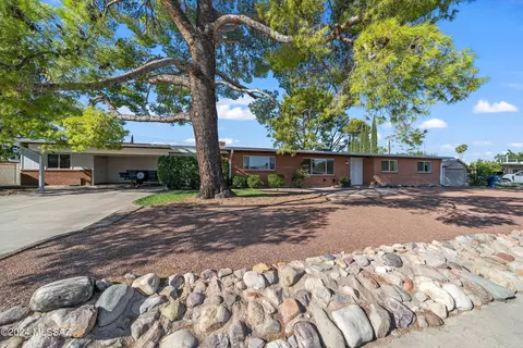 2324 S Calle Zamora, Tucson, AZ 85710