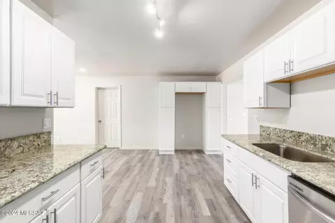 Entry Way - 6261 E 20th St, Tucson, AZ 85711 photo 1 of 2