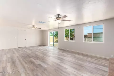 Living - 6261 E 20th St, Tucson, AZ 85711 photo 9 of 10