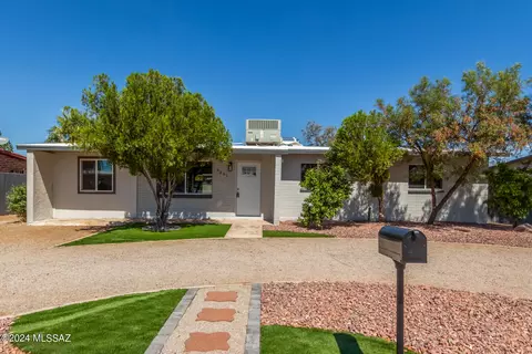 6261 E 20th St, Tucson, AZ 85711