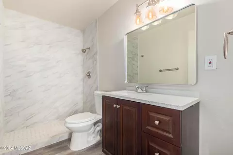 Bath - 6261 E 20th St, Tucson, AZ 85711 photo 2 of 3
