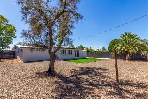 Exterior - 6261 E 20th St, Tucson, AZ 85711 photo 4 of 6