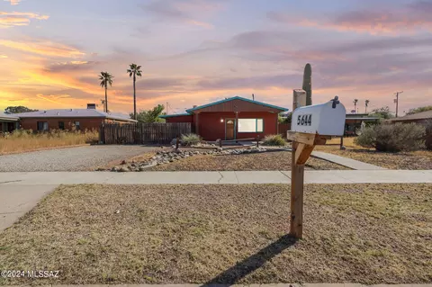 5644 E 2nd St, Tucson, AZ 85711 photo 2