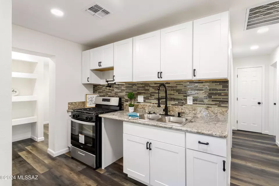 Kitchen - 2410 S Holly Stra, Tucson, AZ 85713 photo 2 of 3