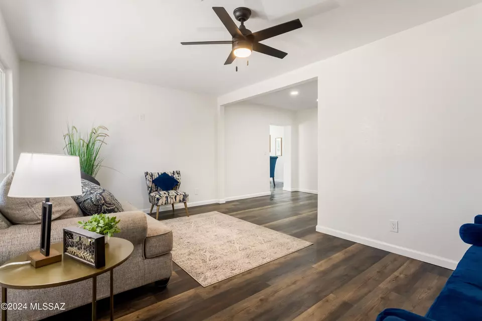 Living - 2410 S Holly Stra, Tucson, AZ 85713 photo 2 of 4