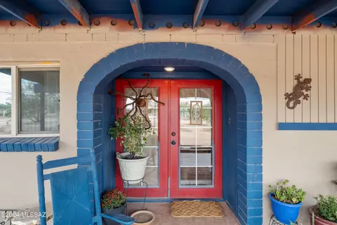 8360 S Taylor Ln, Tucson, AZ 85736