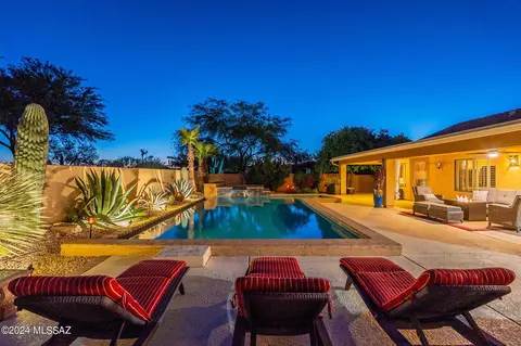 1822 E Coastland Dr, Green Valley, AZ 85614