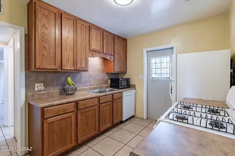 Kitchen - 3444 E Fairmount St, Tucson, AZ 85716 photo 1 of 6
