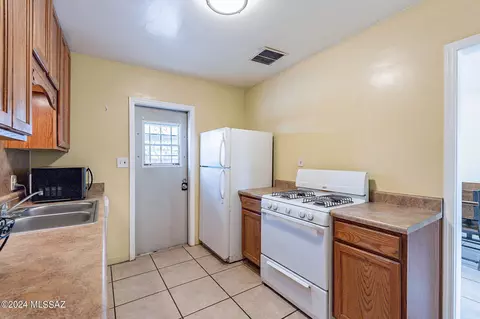 Kitchen - 3444 E Fairmount St, Tucson, AZ 85716 photo 3 of 6