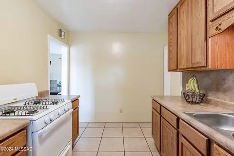 Kitchen - 3444 E Fairmount St, Tucson, AZ 85716 photo 5 of 6