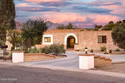 7820 N Tuscany Dr, Tucson, AZ 85742