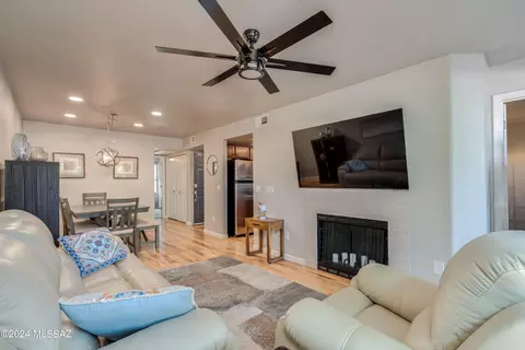 5855 N Kolb Rd #4102, Tucson, AZ 85750