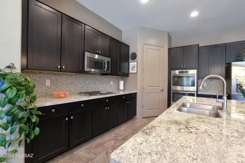 Kitchen - 8980 E Wright School Loop, Tucson, AZ 85715 photo 4 of 4