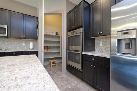 Kitchen - 8980 E Wright School Loop, Tucson, AZ 85715 photo 3 of 4