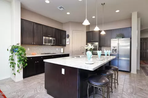 Kitchen - 8980 E Wright School Loop, Tucson, AZ 85715 photo 2 of 4