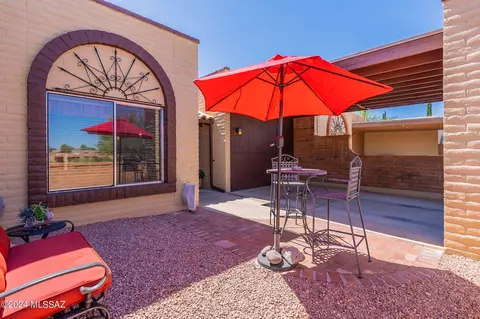 1357 W Calle Altamira, Green Valley, AZ 85622