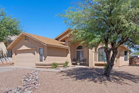 1900 N Takahe Way, Tucson, AZ 85745
